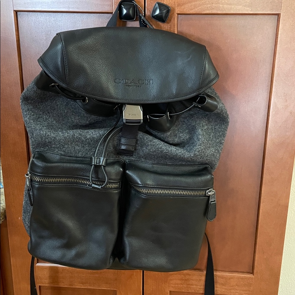 COACH EUC authentic large Black leather and gray wool Backpack/Rucksack